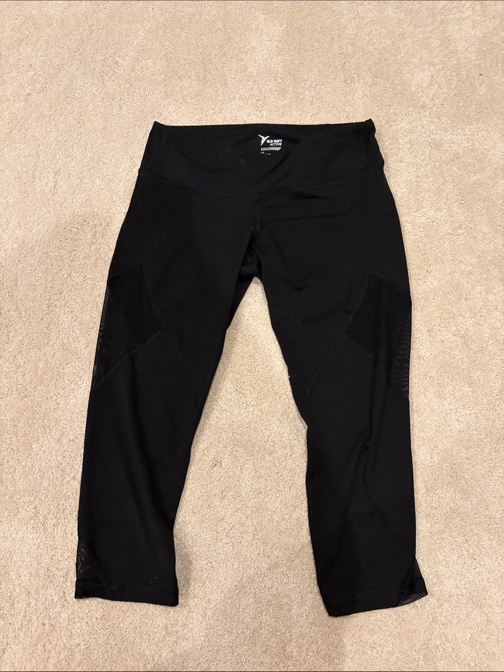 Old Navy Active Black Women's Mesh-Panel Capri Leggings